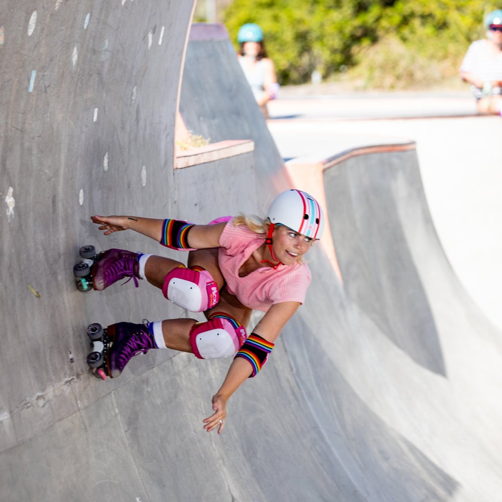 Casco Sweatsaver certificado por Triple8 - Moxi Stripey 